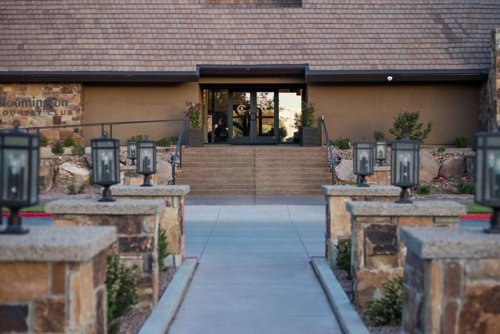 Villa #15 Pet Friendly! Year Round Heated Pool & Hot Tub! Upper Patios! St. George Exterior photo