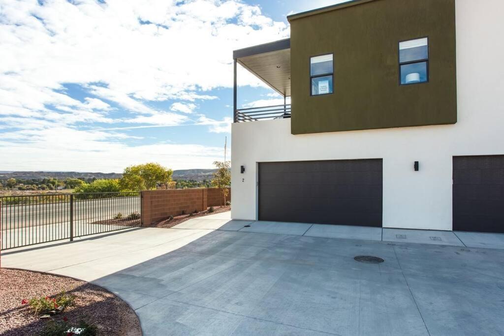 Villa #15 Pet Friendly! Year Round Heated Pool & Hot Tub! Upper Patios! St. George Exterior photo